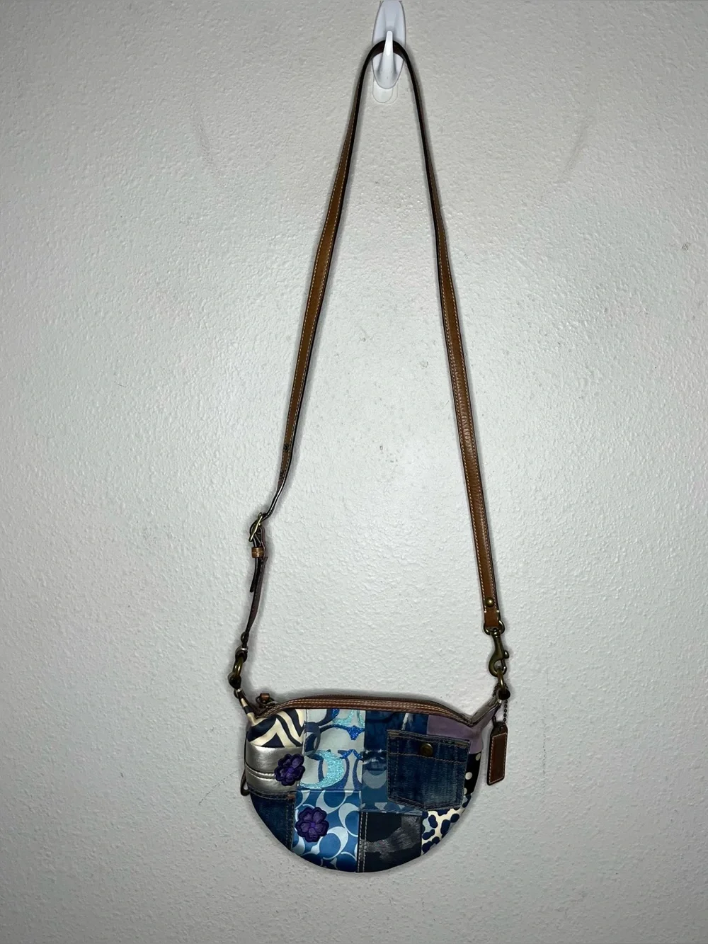 Vintage Coach Denim Sig Patchwork Floral Embroidered Crossbody Purse Bag 10819